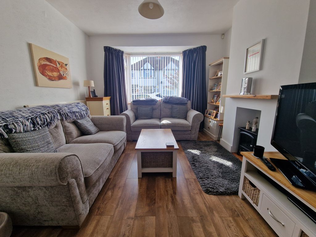 Property photo 3 of 19 Sitting Room