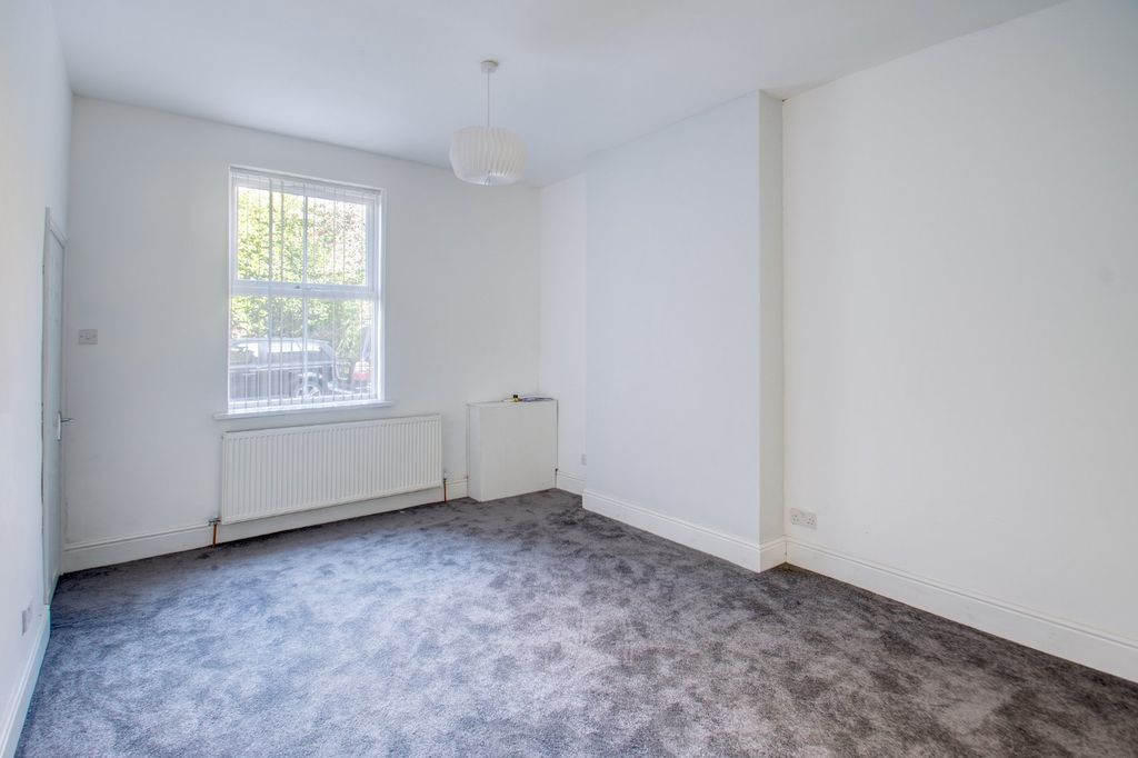 Property photo 2 of 18 Picture No. 10