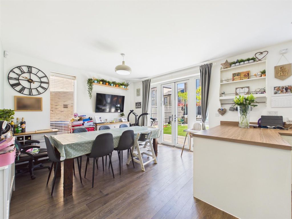 Property photo 3 of 16 Cam01563G0-Pr0231-Still007.Jpg