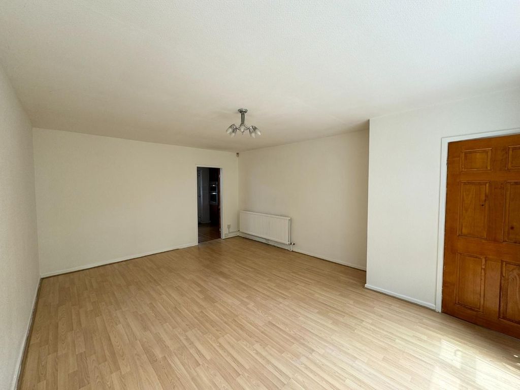Property photo 3 of 25