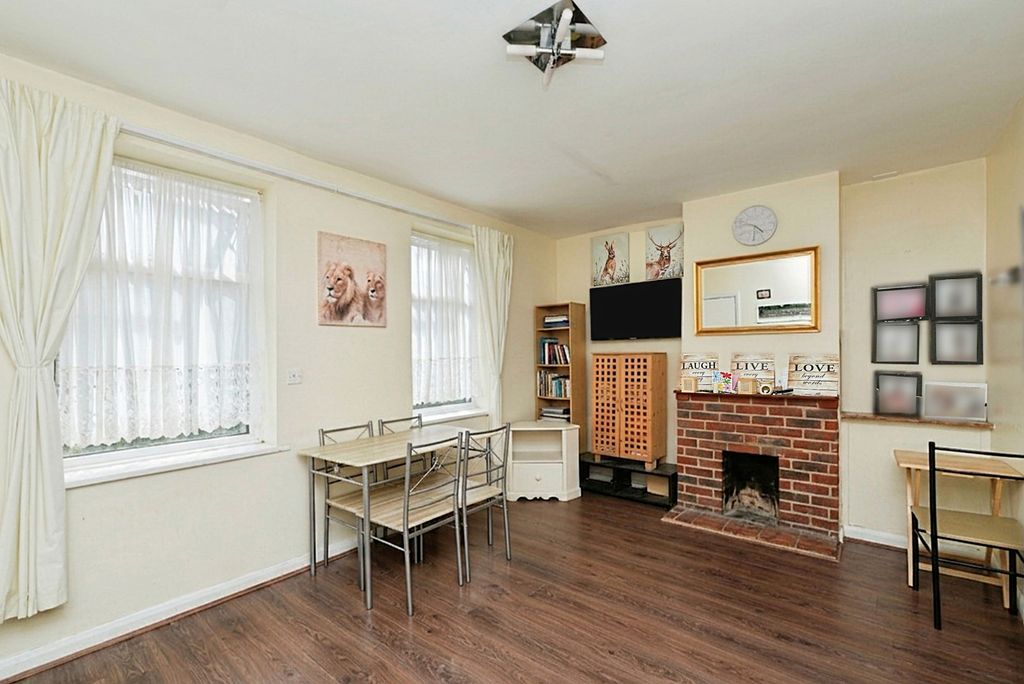 Property photo 2 of 16 Pbox-Img.Jpg