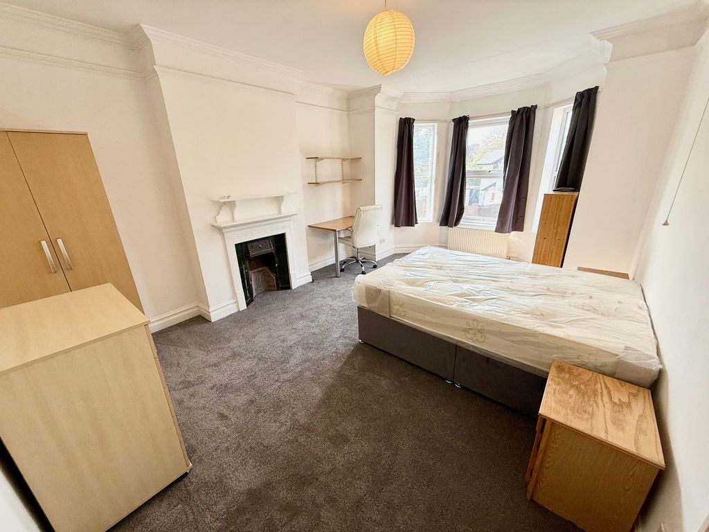 Property photo 1 of 12 1.1