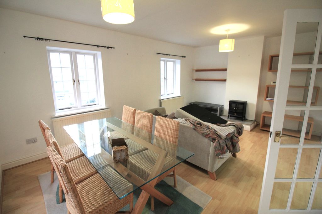 Property photo 3 of 12