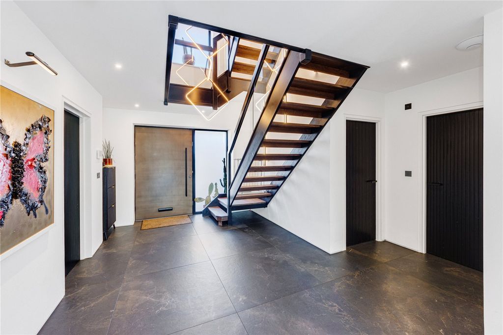 Property photo 2 of 35 Picture No. 06