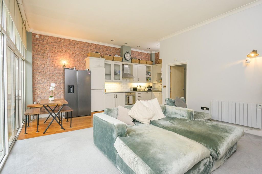 Property photo 2 of 18 Open Plan Living II.Jpg