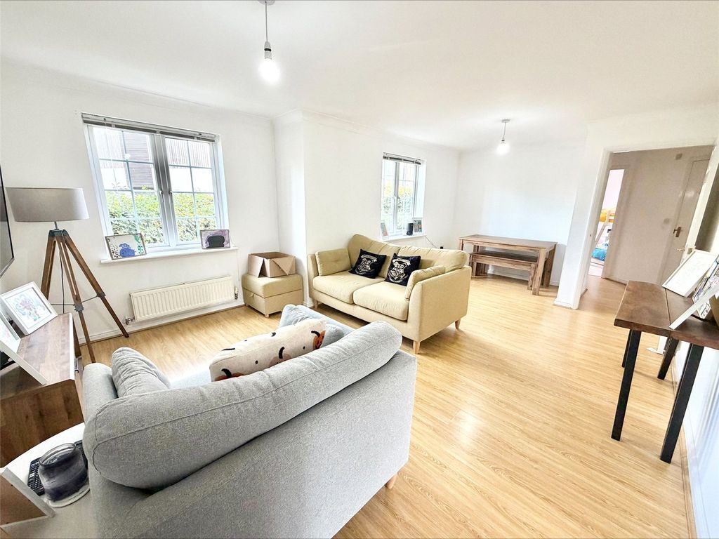 Property photo 2 of 18 Picture No. 04