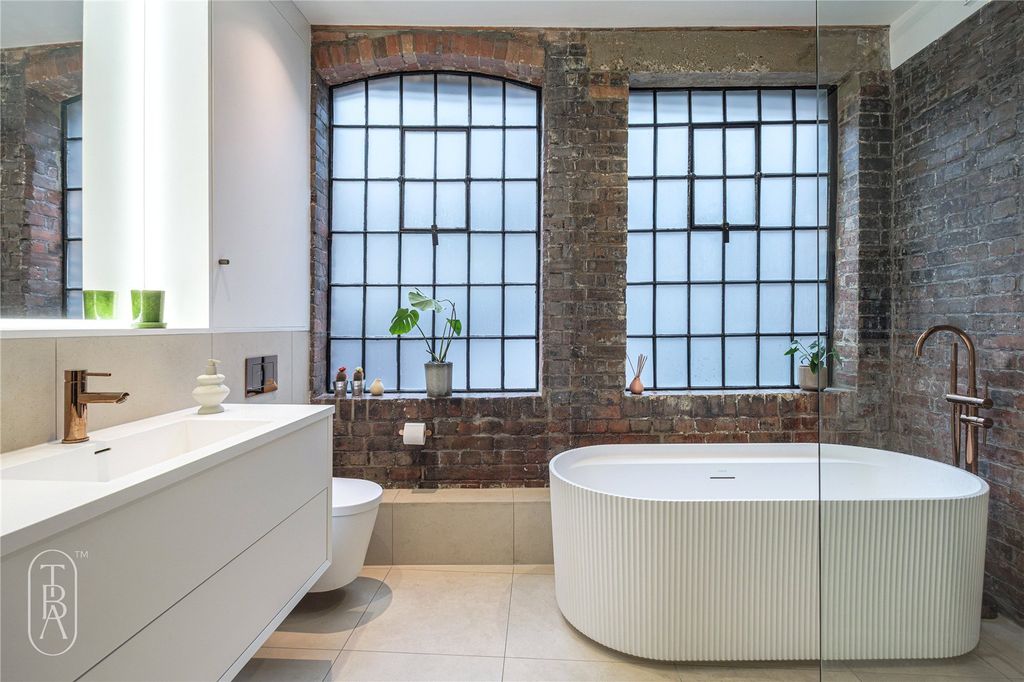 Property photo 3 of 41 Picture No. 18