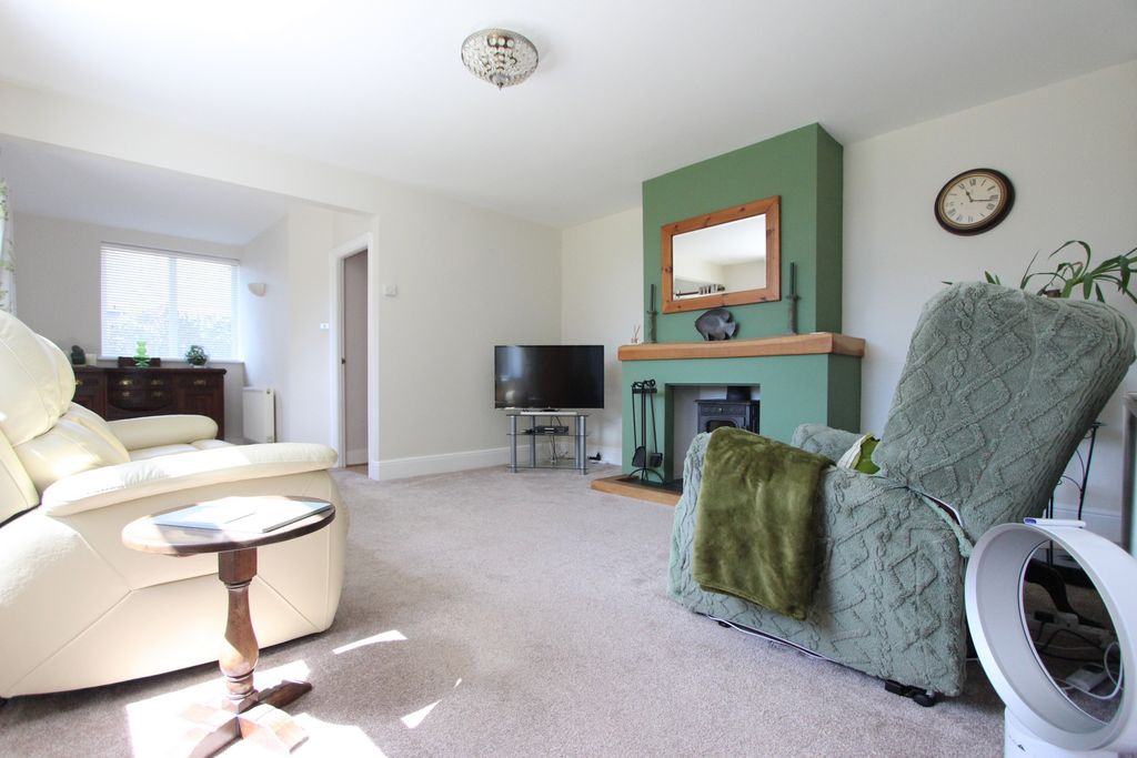 Property photo 3 of 16 Photo 7