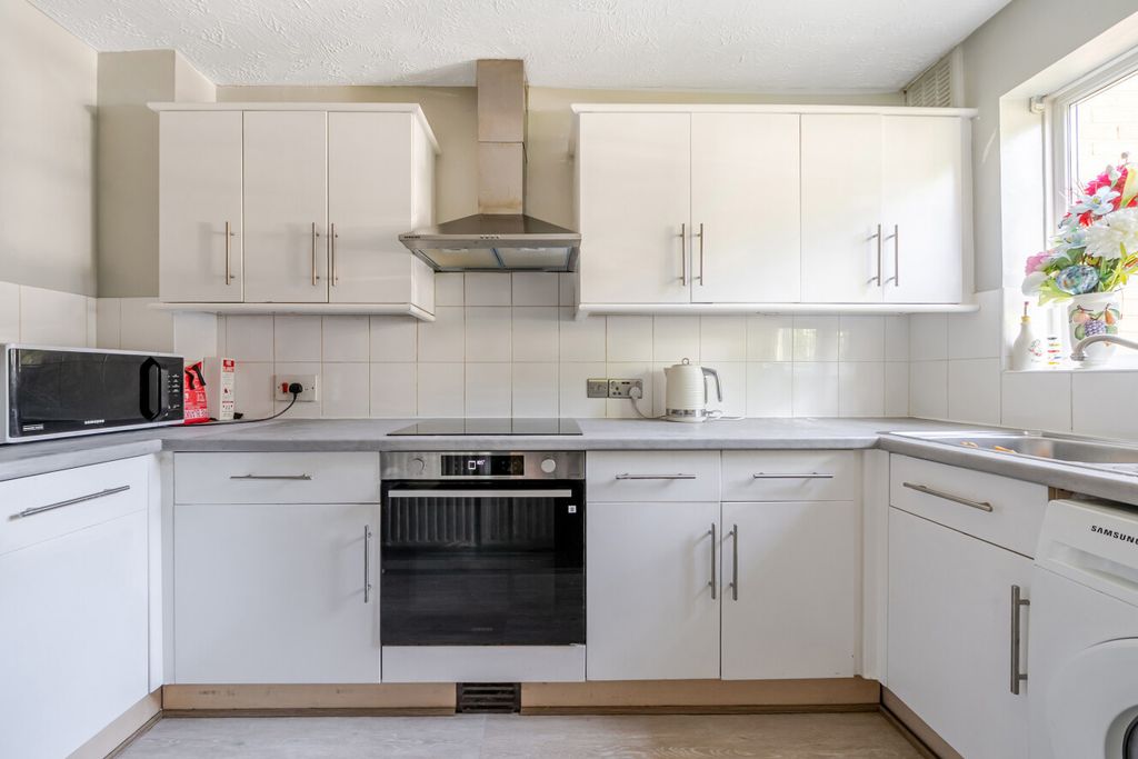 Property photo 2 of 15 1492720-7-6A565Ed...