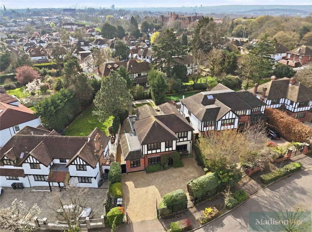 Property photo 1 of 41 Picture No. 05