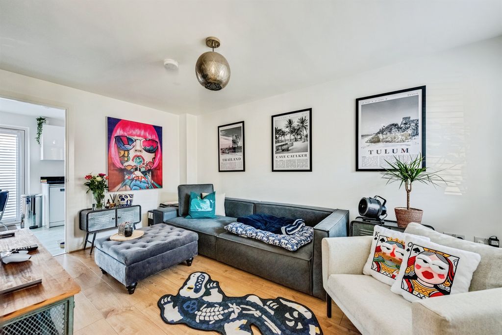 Property photo 2 of 14