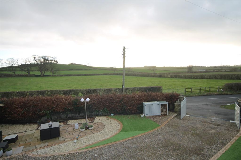 Property photo 3 of 22 18297112_145015606