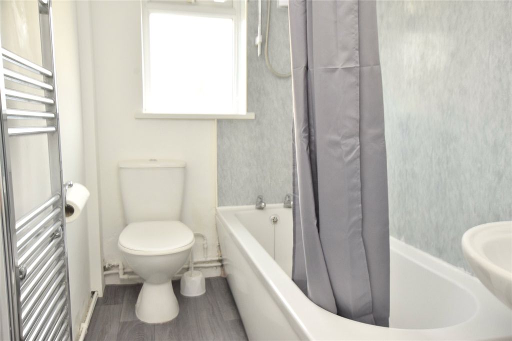 Property photo 2 of 5 Picture No. 04