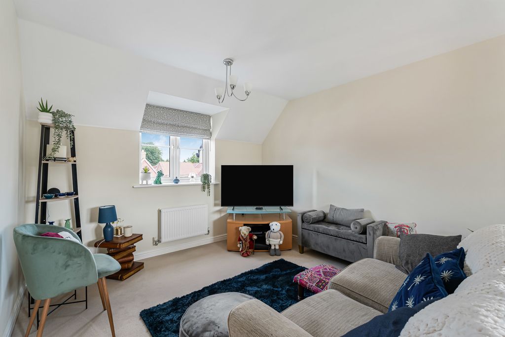 Property photo 3 of 13 11_84328