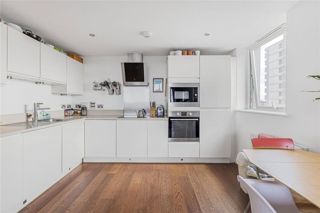 Property photo 2 of 14 Kitchen/Living Room