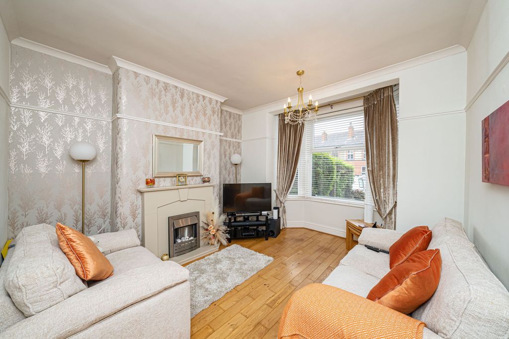 Property photo 2 of 32