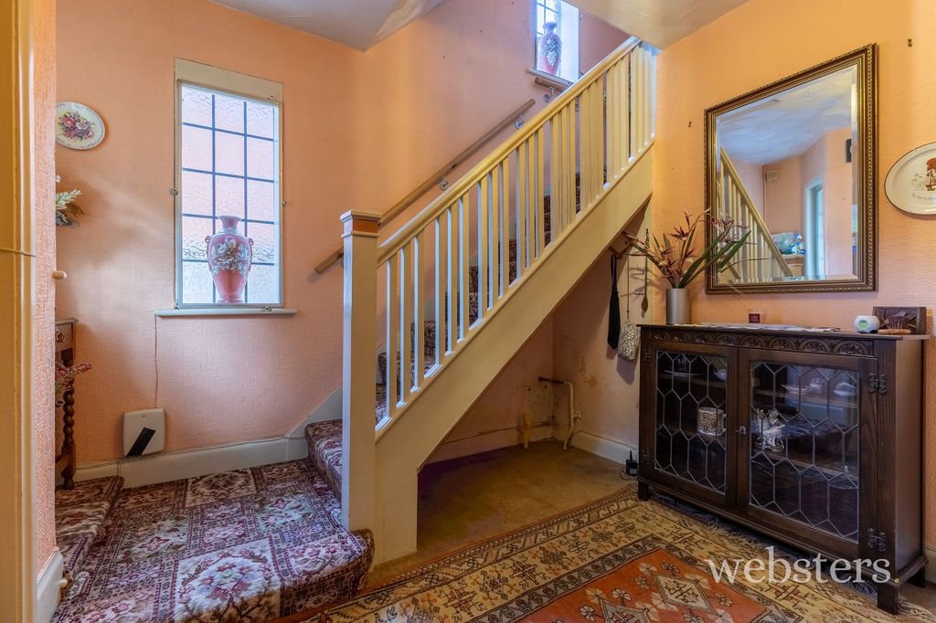 Property photo 3 of 31
