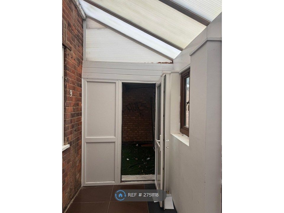 Property photo 1 of 27 Porch