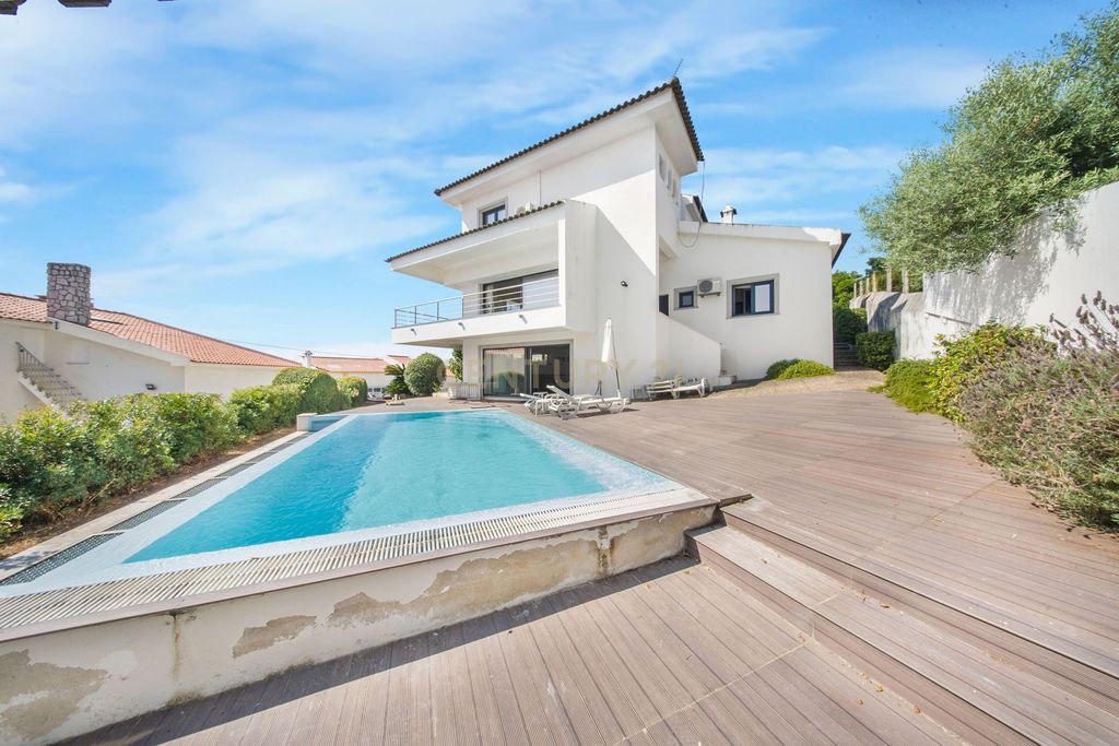 Property photo 2 of 37