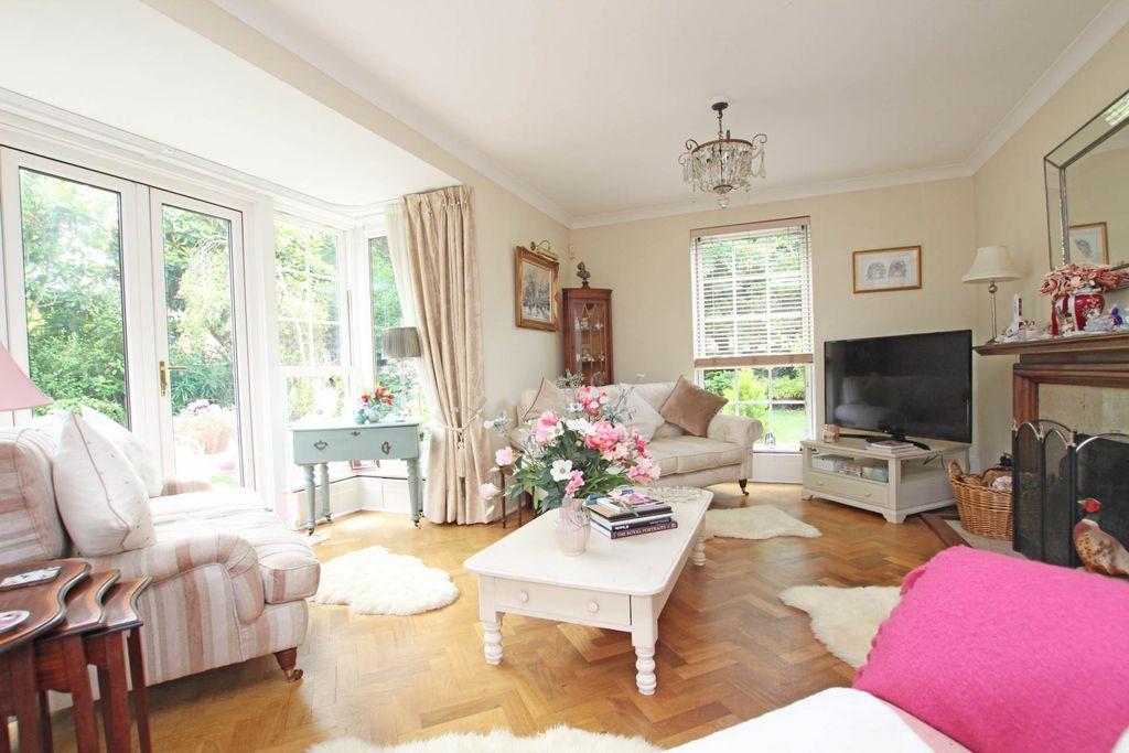Property photo 2 of 29