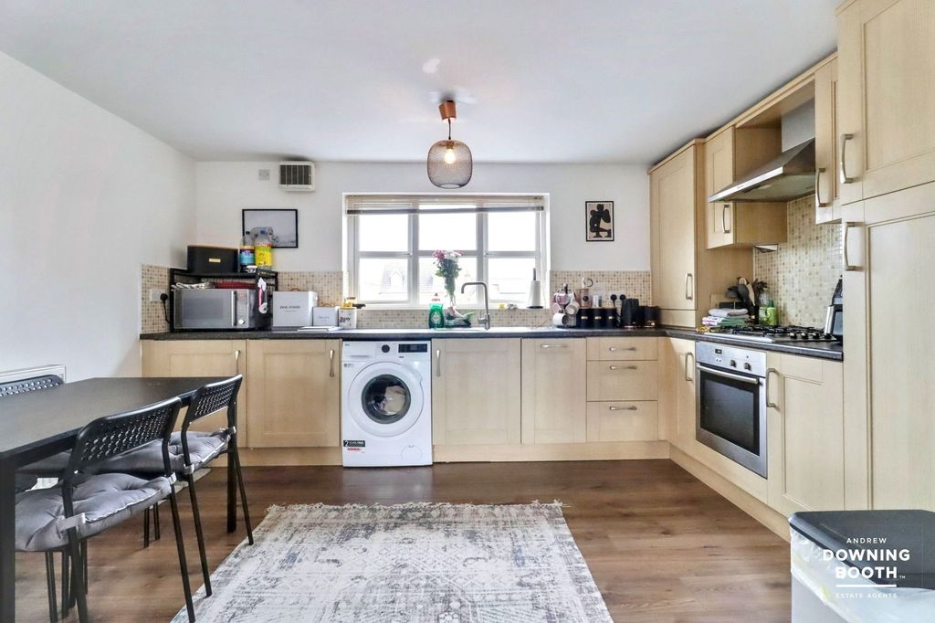 Property photo 3 of 15