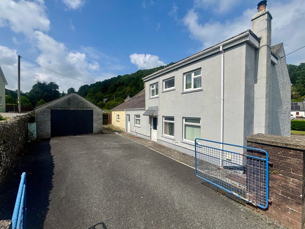 Property photo 2 of 17