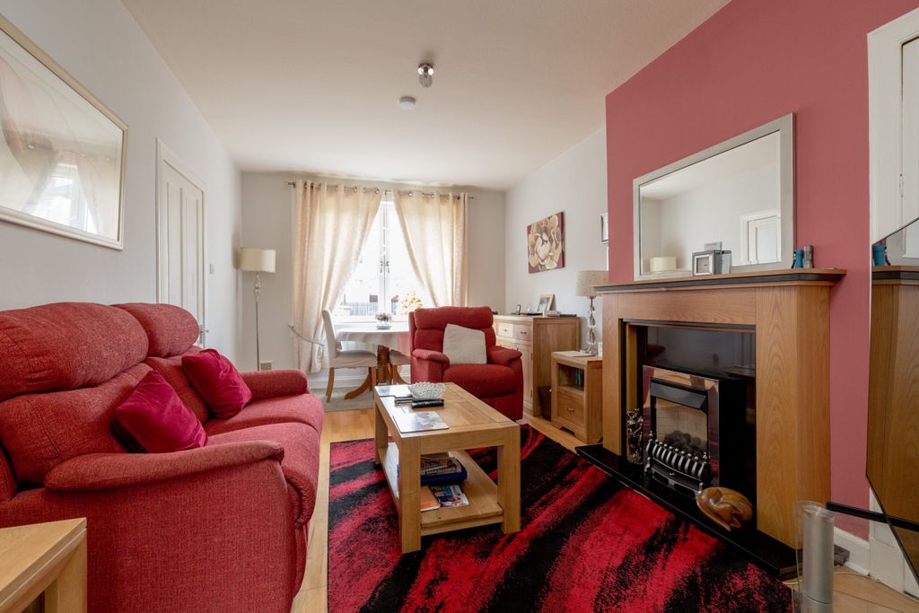 Property photo 2 of 9