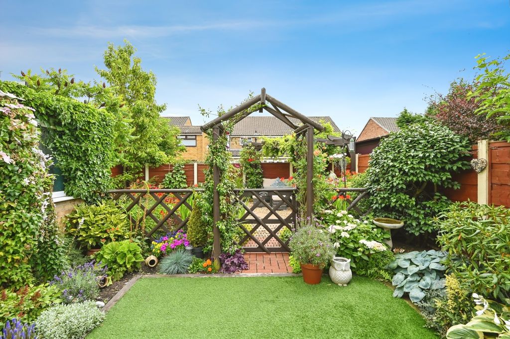 Property photo 2 of 23 Garden