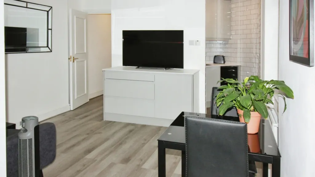 Property photo 1 of 6 Image 1