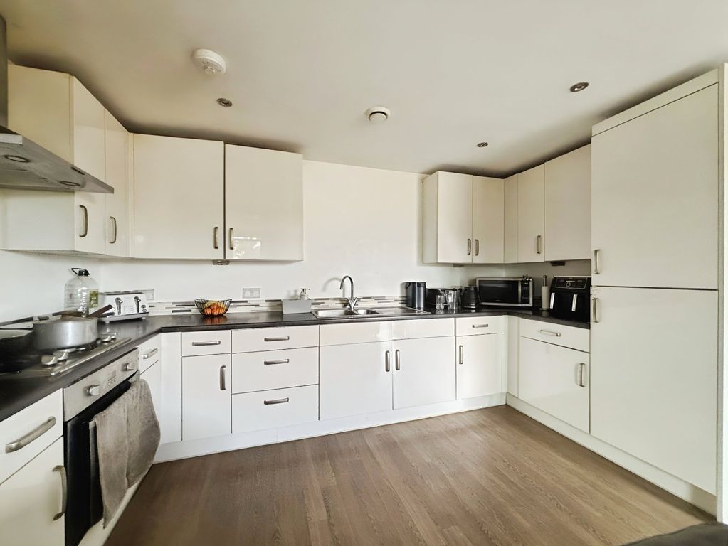 Property photo 2 of 16 02