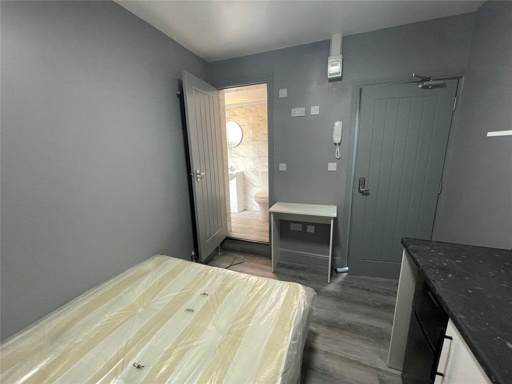 Property photo 3 of 6 Picture No. 08