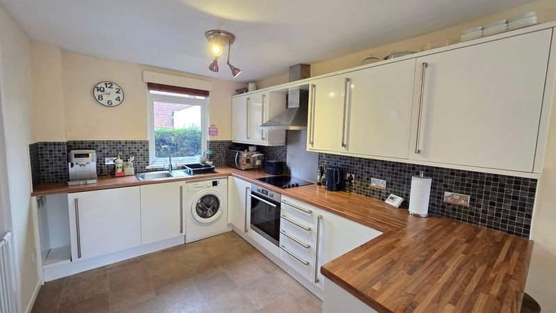 Property photo 2 of 16 Photo 1