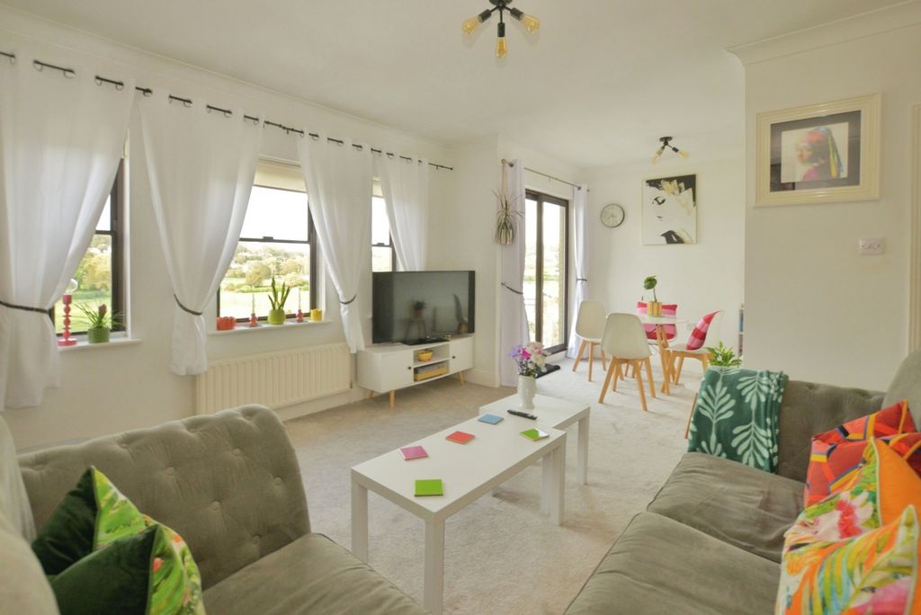 Property photo 2 of 17 Living Room