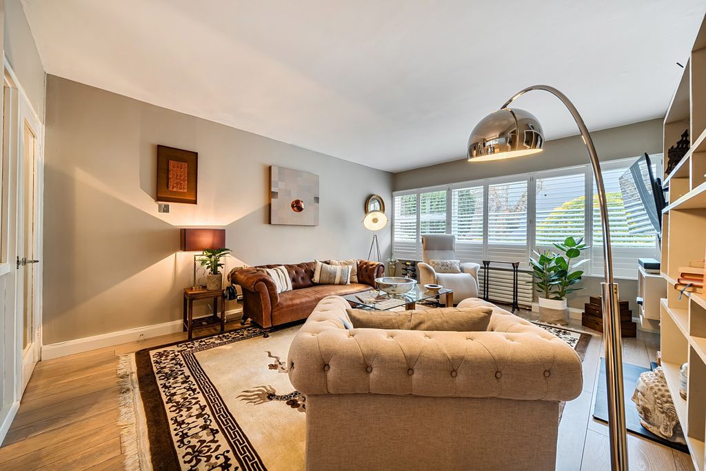 Property photo 3 of 20 1429027-12-69B293...