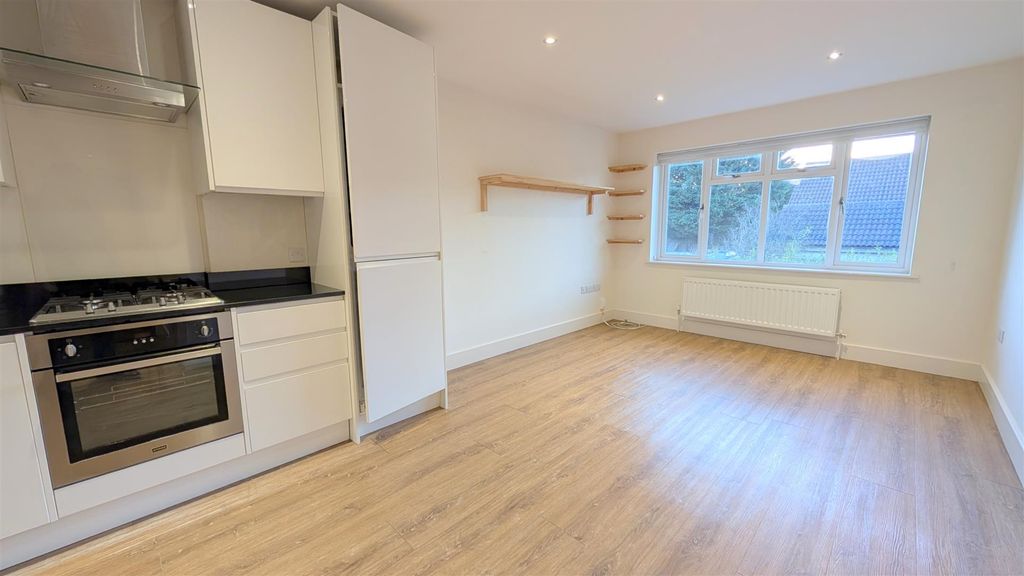 Property photo 3 of 13 Pxl_20251117_155559683.Mp.Jpg