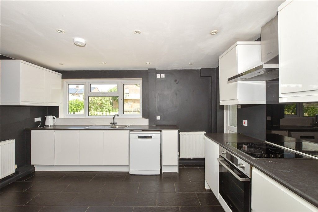 Property photo 3 of 15 Kitchen