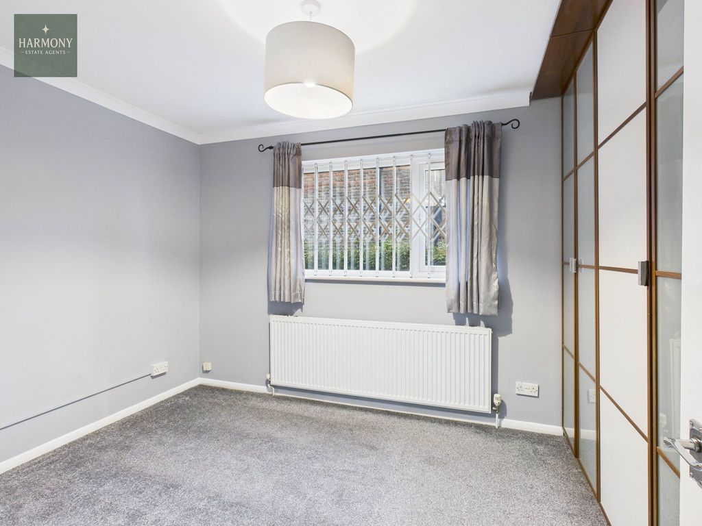 Property photo 2 of 12 Bedroom