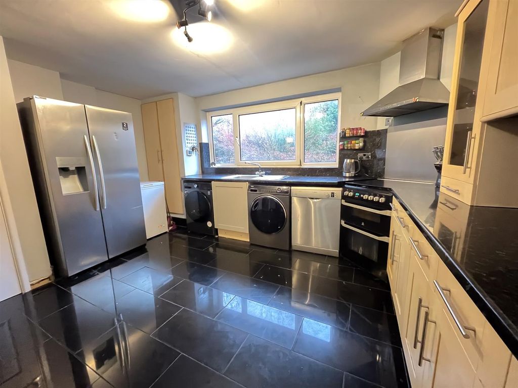 Property photo 2 of 18 13-Img_8312.Jpg