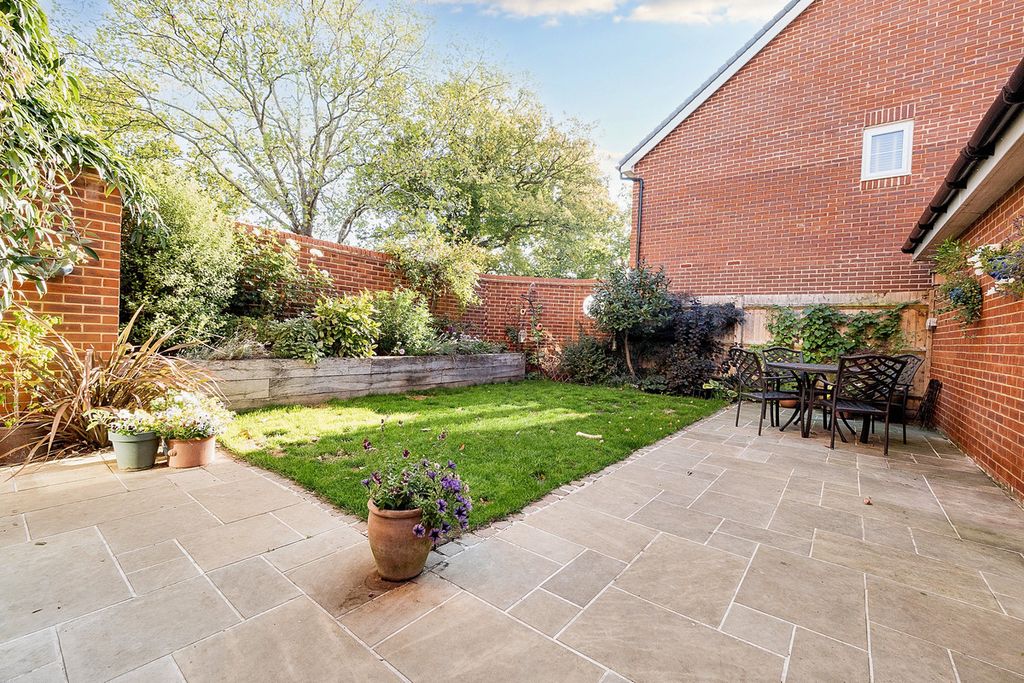 Property photo 2 of 24