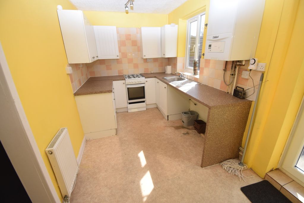 Property photo 3 of 8 Kit Breakfast Room