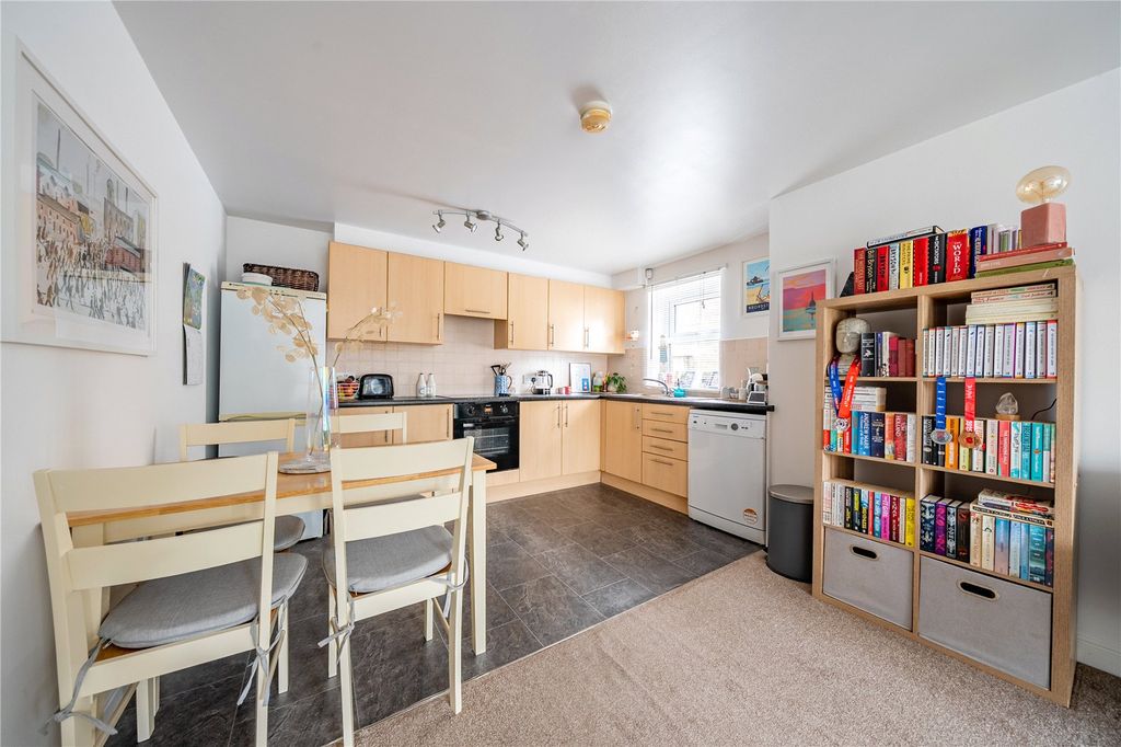 Property photo 2 of 15 Dining Kitchen