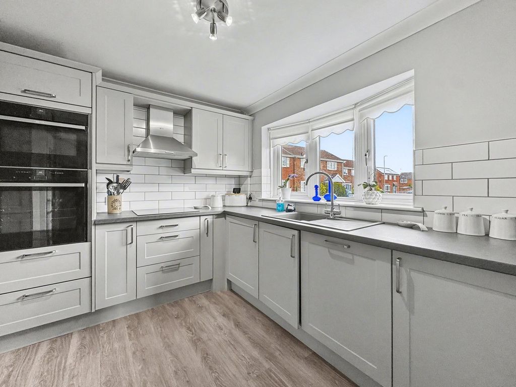 Property photo 2 of 30