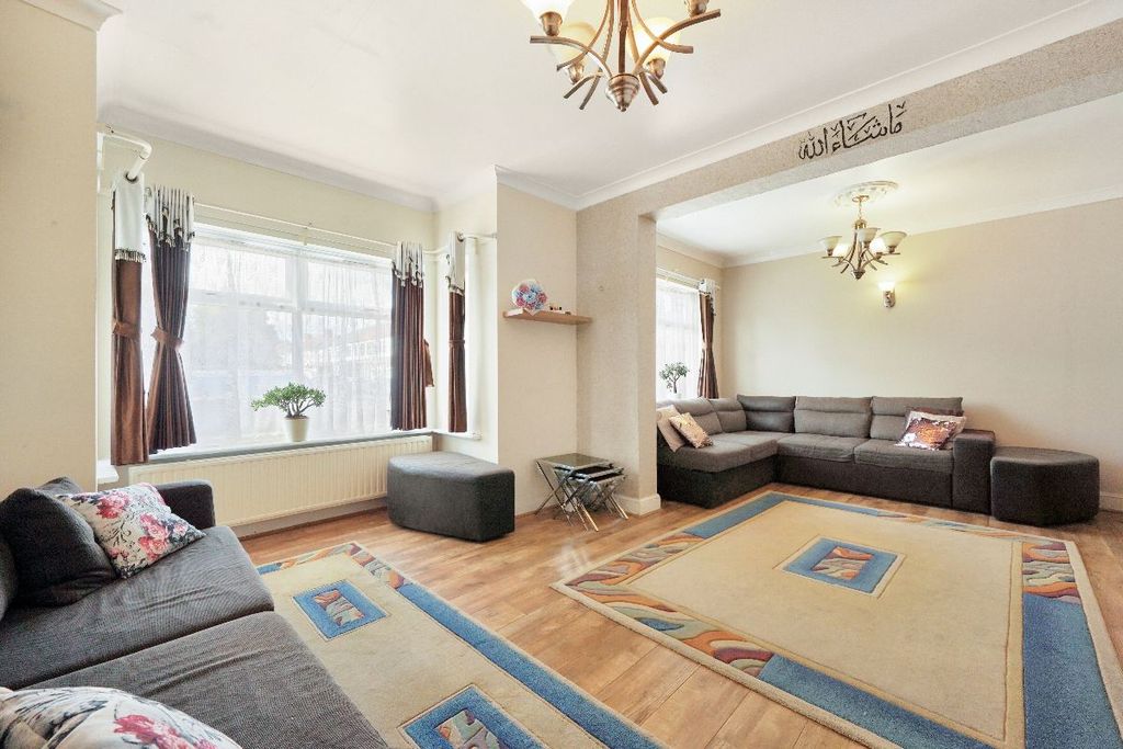 Property photo 3 of 15