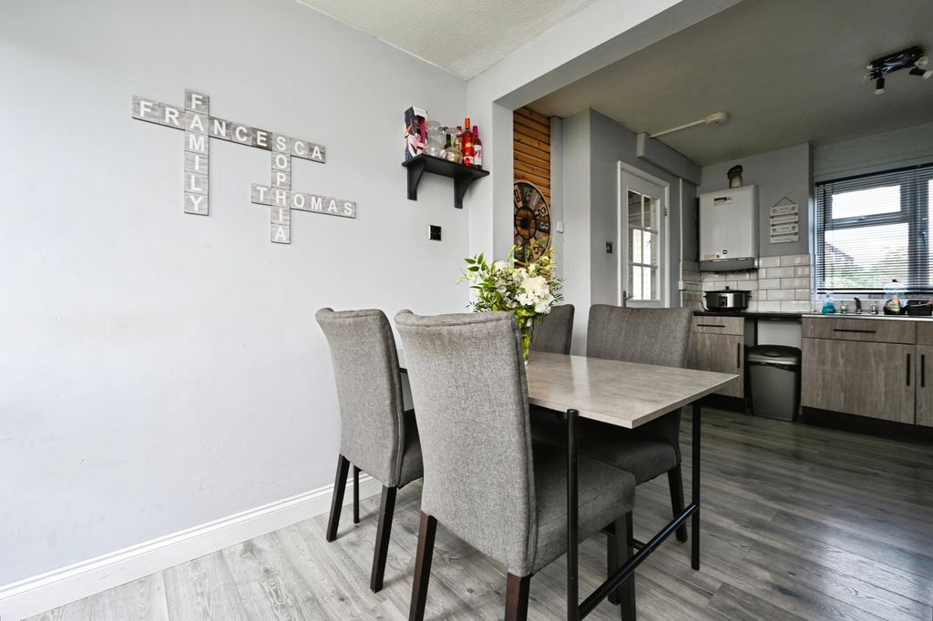 Property photo 3 of 17 Kitchen Dining Room