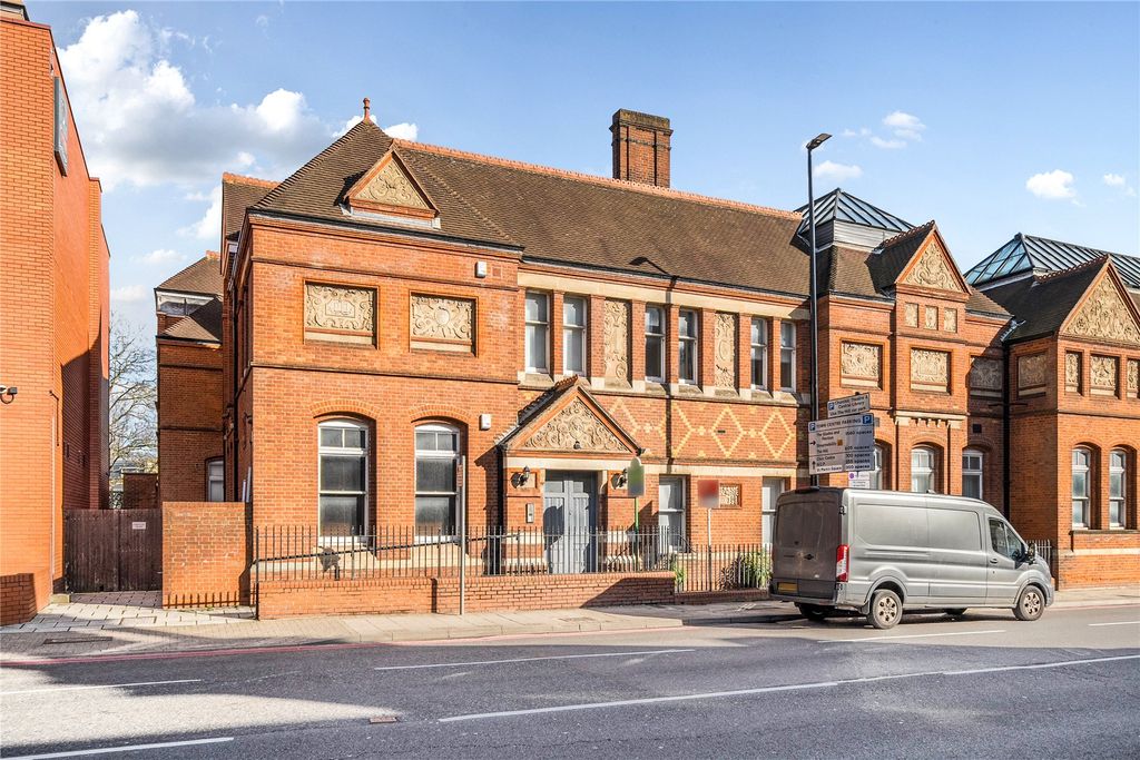 Property photo 2 of 23 Picture No. 21