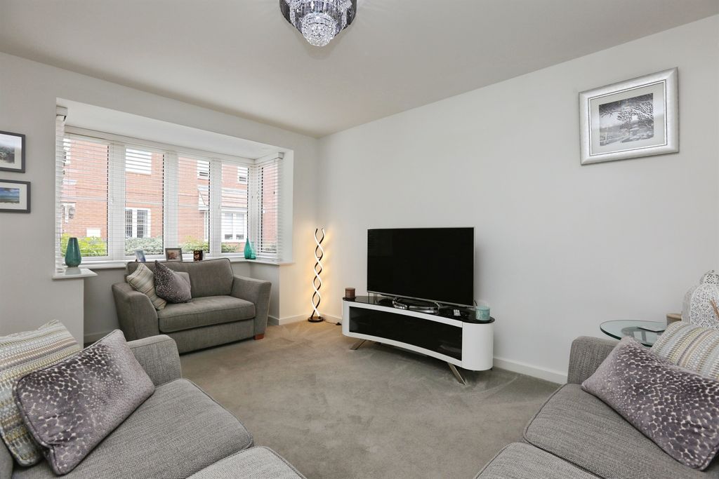 Property photo 2 of 20