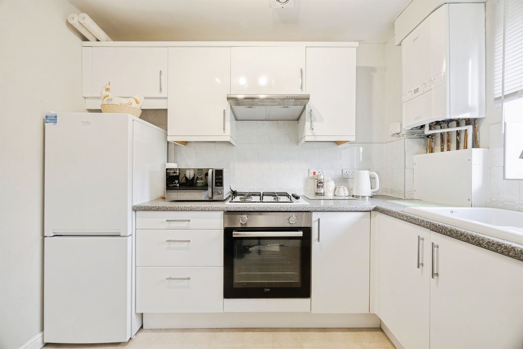 Property photo 2 of 16