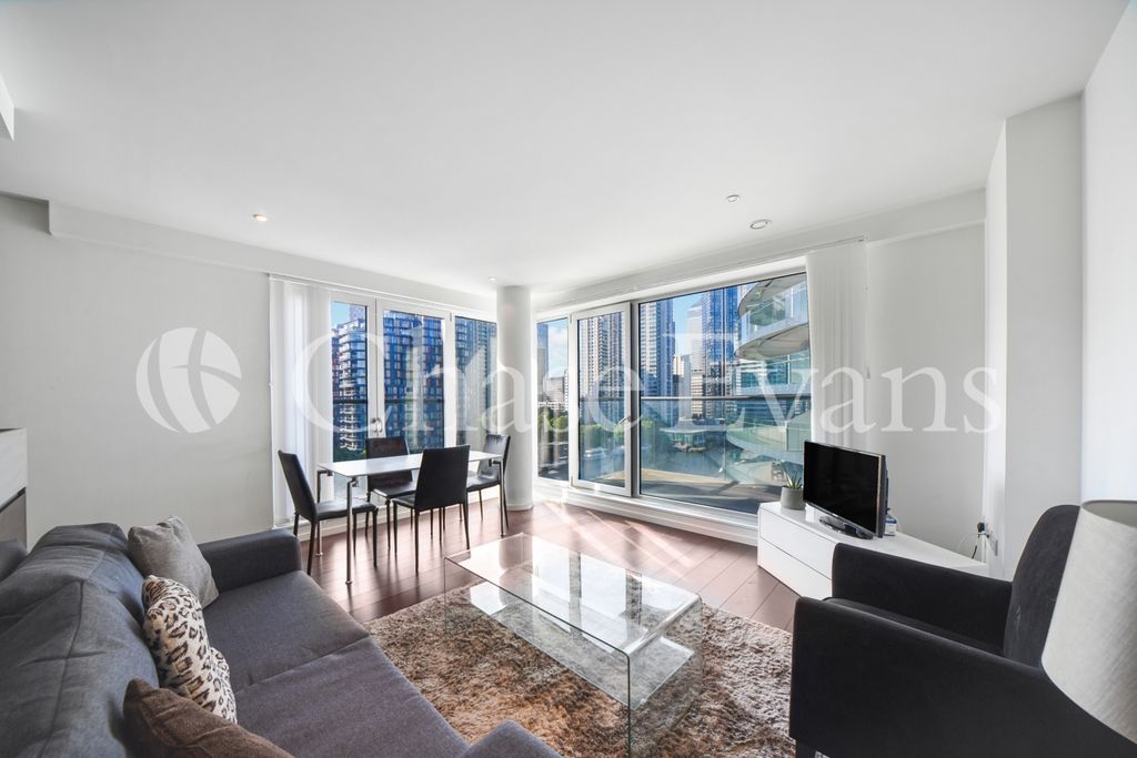 Property photo 1 of 18 Living Area