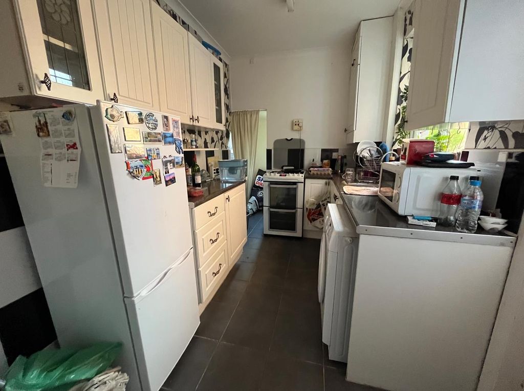 Property photo 2 of 15 Kitchen