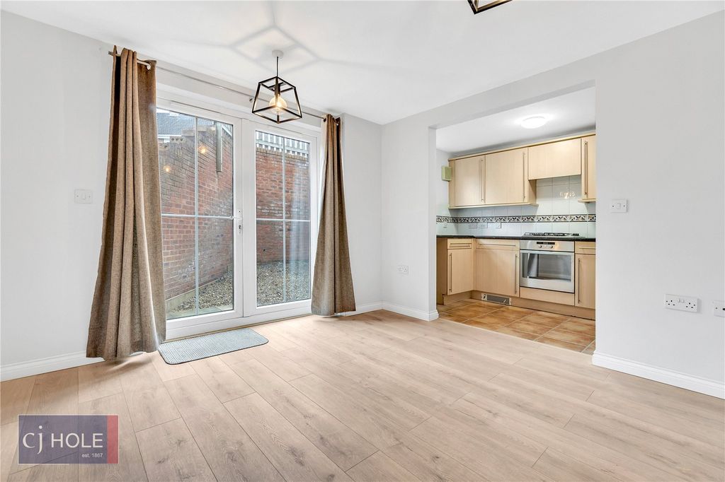 Property photo 2 of 9 Picture No. 19